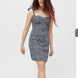 MISS LOLA Tie Shoulder Floral Smocked Dress size Large